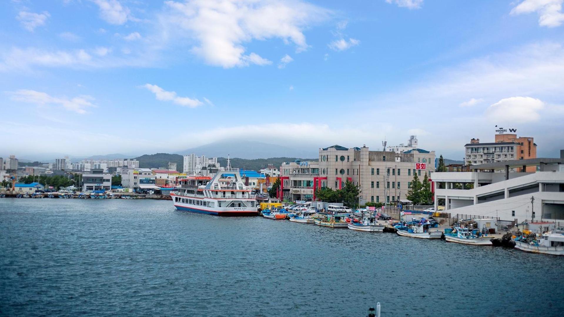 Gangneung Jumunjin Lighthouse Pension Exterior photo